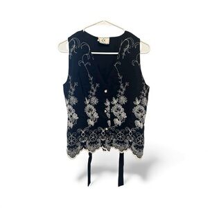 Vintage Y2K Era ICE Black Floral Embroidered Vest w/ Pearl Buttons XS